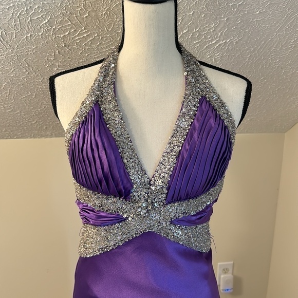 Niki Livas Women’s Purple Sequin Halter Prom Dress Gown (Altered) Sz 0-2 - Picture 3 of 10